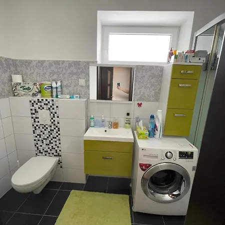 Plne Vybaveny Krasny 1kk S Balkonem, Vyhledem * Jablonec nad Nisou