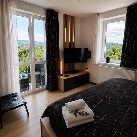 Plně Vybavený Krásný 1kk S Balkonem, Výhledem Appartamento Jablonec nad Nisou